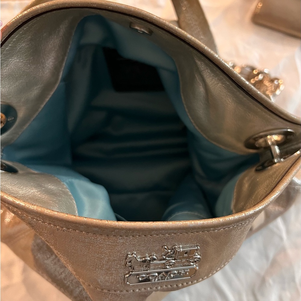 Coach purse - Picture 3 of 4